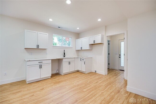 Building Photo - 4249 Pleasant View Ave