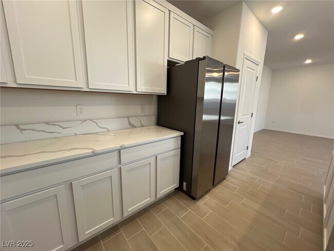 Building Photo - 7470 S Pioneer Way