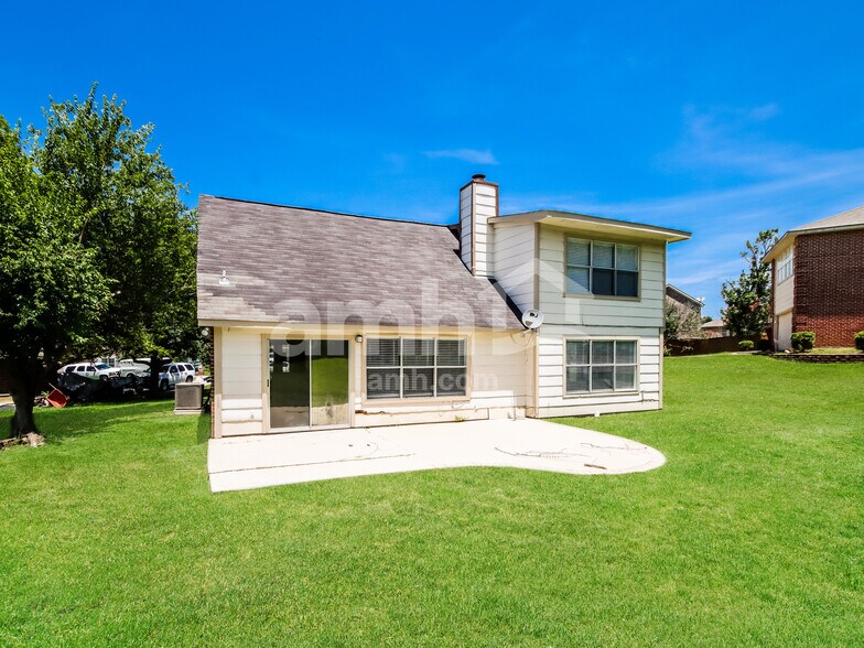 Building Photo - 13318 Hilltop Cir