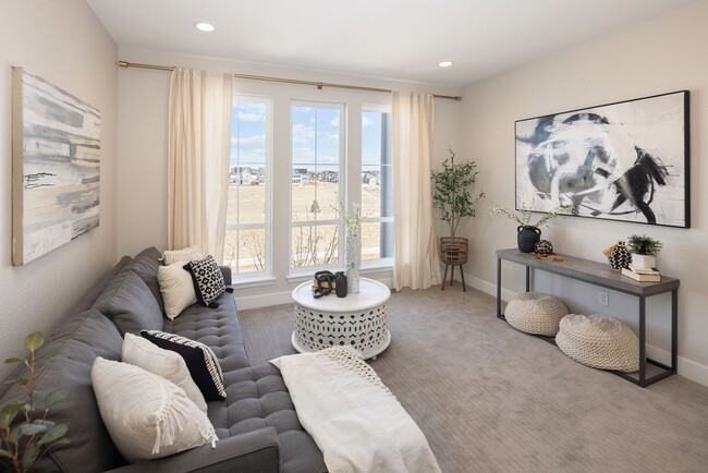 Building Photo - 6 Bedroom 5.5 Bathroom Single Family Home ...