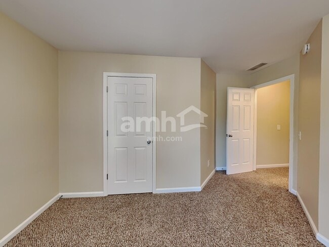 Building Photo - 521 San Dra Way