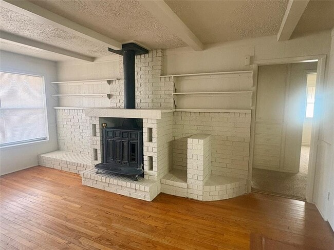 Building Photo - 4913 N Independence Ave