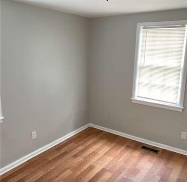 Building Photo - 159 Munson Dr