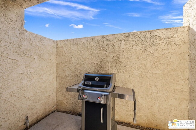 Building Photo - 427 N Calle Rolph