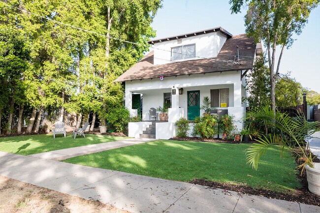 Building Photo - 156 W Peoria St