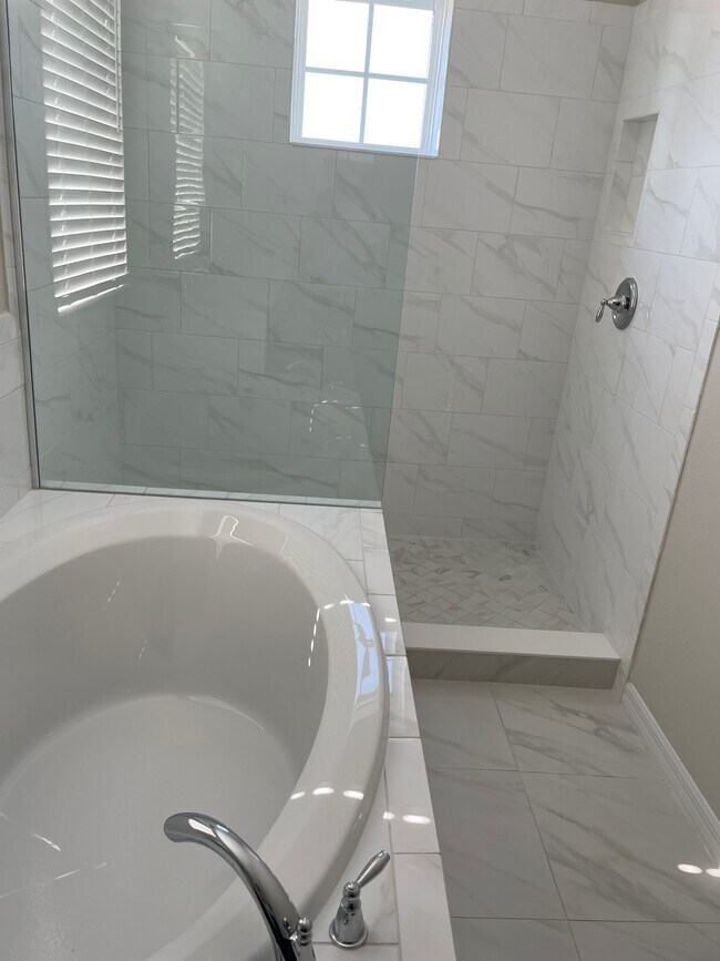 Building Photo - 6119 Maidenstone Way