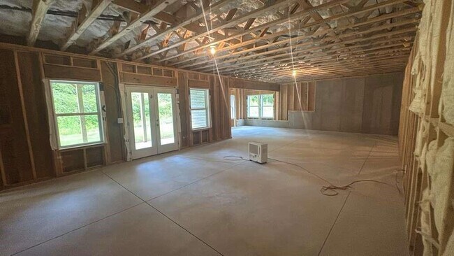Building Photo - 5365 Travers Ln