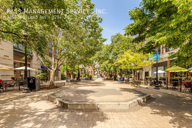 Building Photo - 3254 W Leland Ave