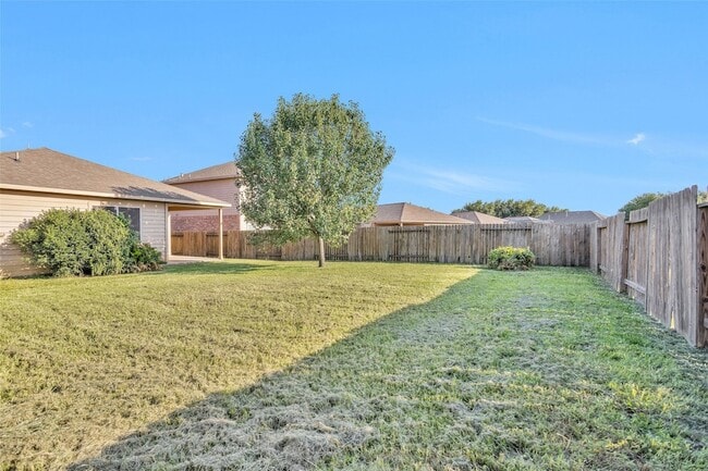 Building Photo - 30831 W Lost Creek Blvd