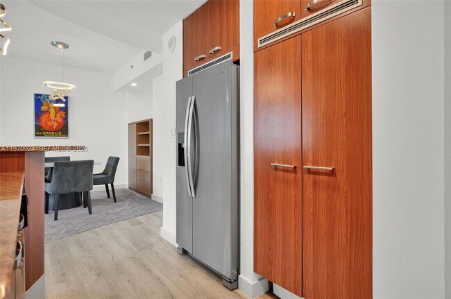 Building Photo - 1395 Brickell Ave