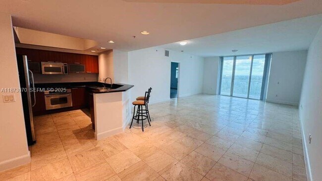 Building Photo - 15051 Royal Oaks Ln