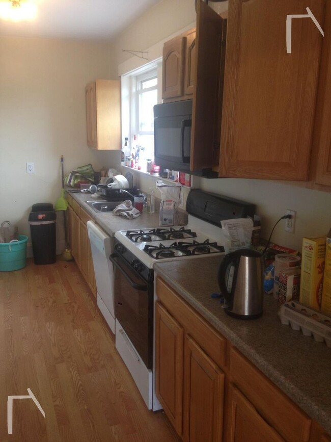 Building Photo - Brighton/Cleveland Circle 4 Bed Available ...