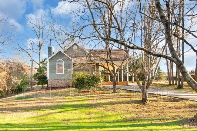 Building Photo - 1207 Harvard St