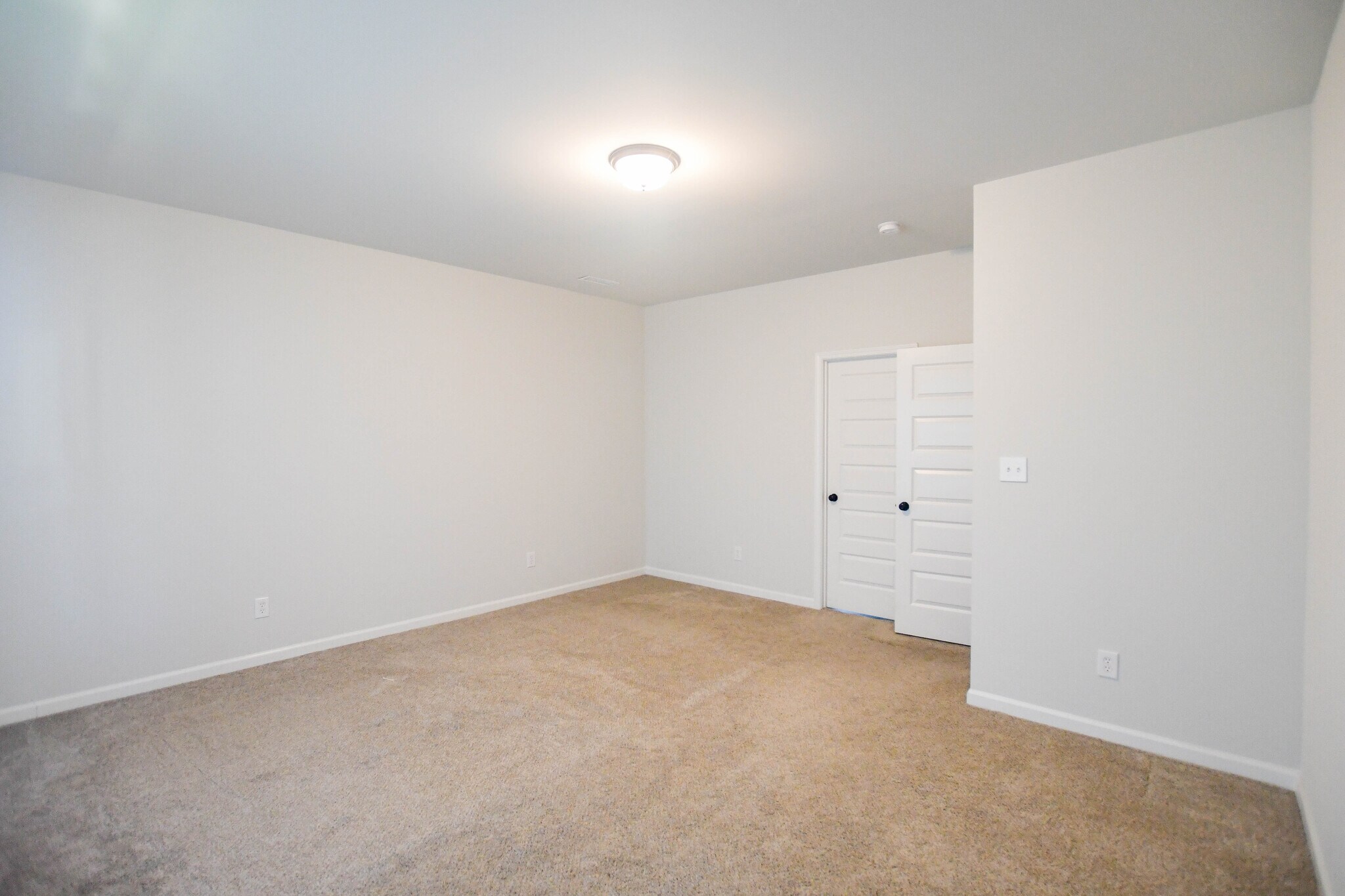 Building Photo - 163 Kingswood Dr