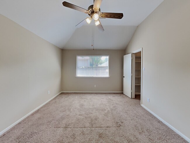 Building Photo - 18203 Gravenhurst Ln