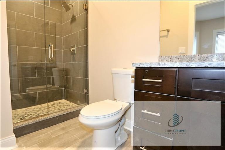 Building Photo - 2230 N Sawyer Ave