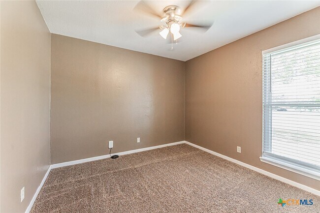 Building Photo - 3006 Belmont Dr