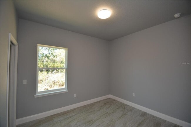 Building Photo - 25 Rosepetal Ln
