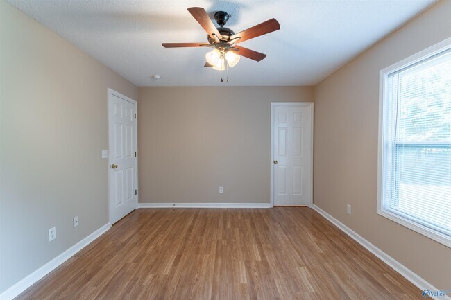 Building Photo - 155 Mylo Rd