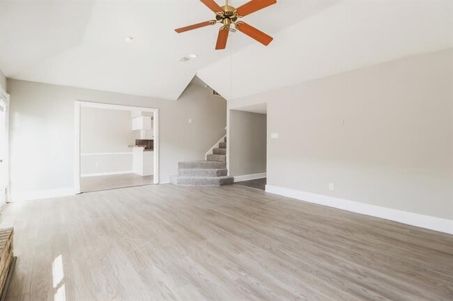 Building Photo - 1607 Bodart Cir