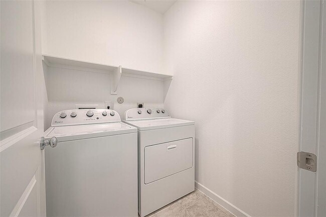 Building Photo - 21834 Sunshine Cove Ln