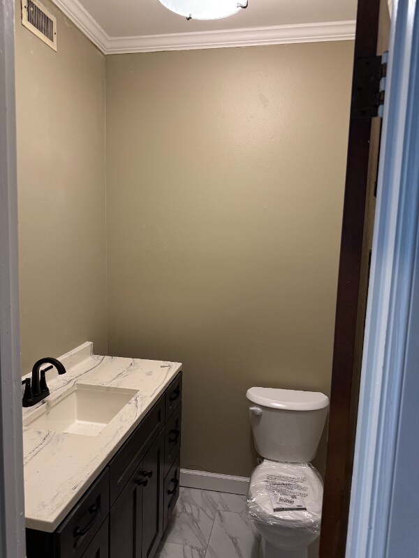 Building Photo - 2144 Rexford Rd