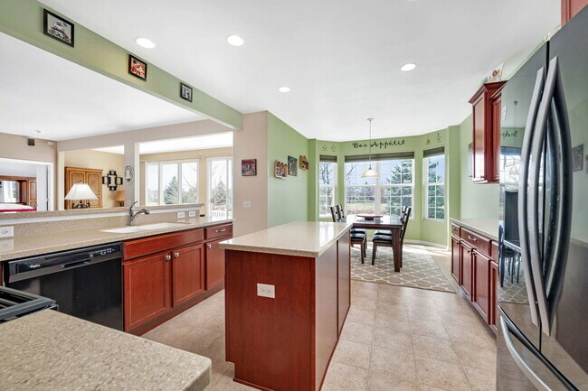 Building Photo - 814 Glory Ct