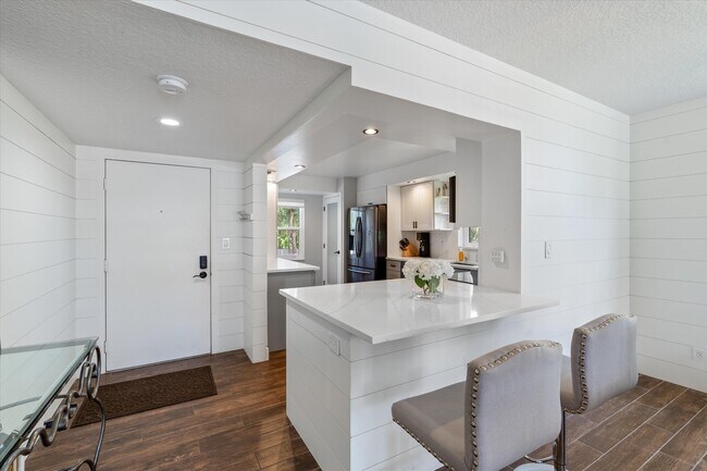 Building Photo - 1 Harbourside Dr