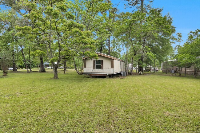 Building Photo - 19339 Forest Ln Cir