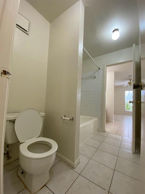 Building Photo - 6666 Harbor Town Dr