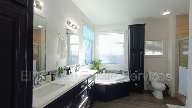 Building Photo - 1053 Madison Ave