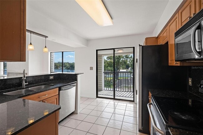 Building Photo - 3127 W Sligh Ave