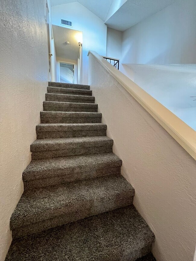Building Photo - COMPETITIVELY PRICED WESTSIDE HOME