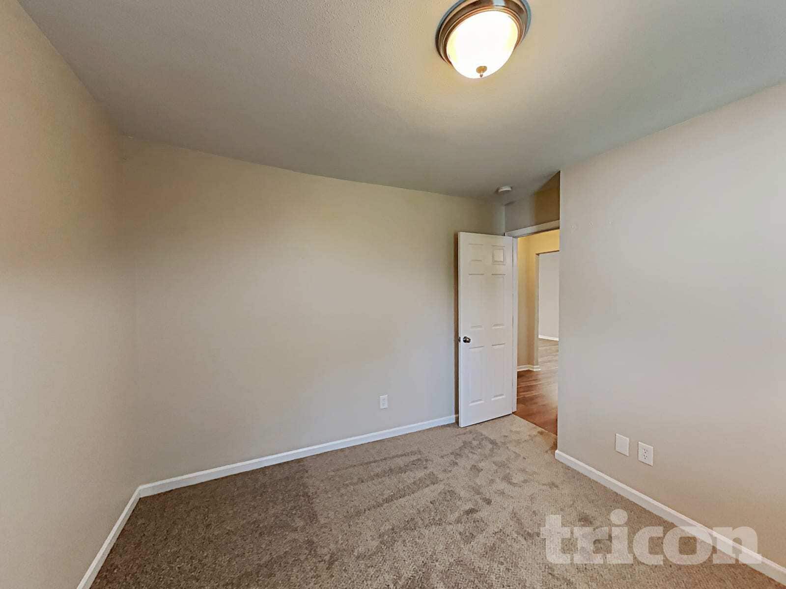 Building Photo - 2013 Kansas City Dr