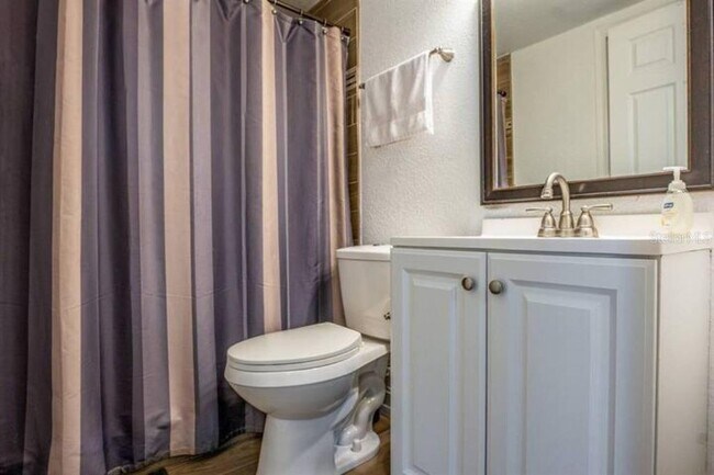 Building Photo - 2014 Newman St