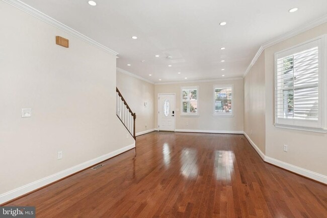 Building Photo - 908 Longfellow St NW