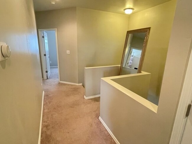 Building Photo - Beautiful Custom Townhome For Rent | Mount...