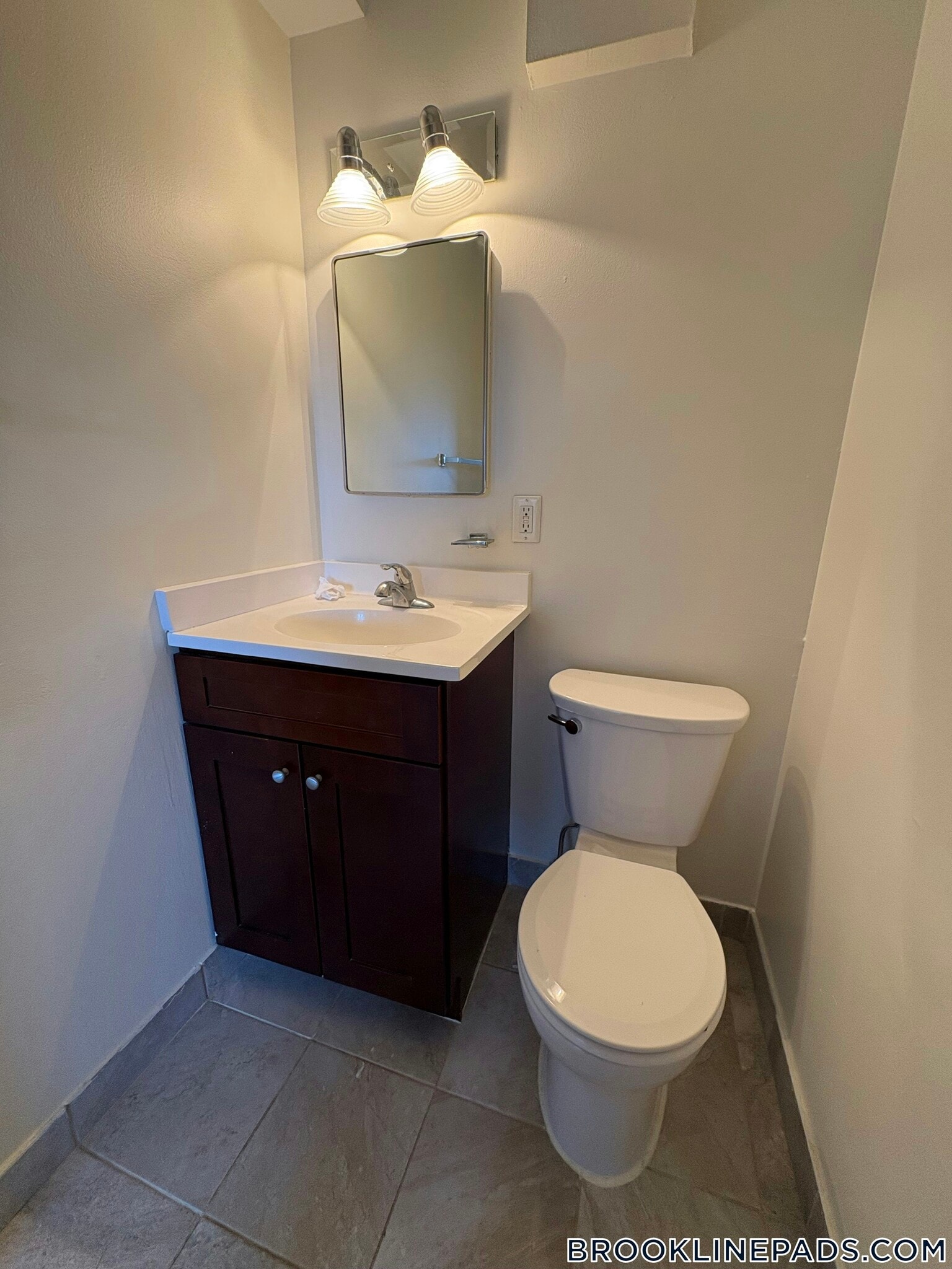 Building Photo - 175 Freeman St