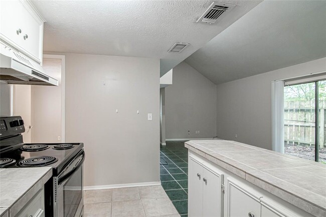 Building Photo - 26620 Primrose Ct
