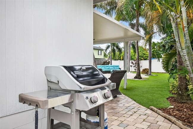 Building Photo - 5519 Commonwealth Ave N