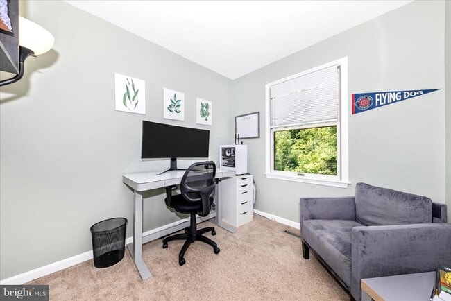 Building Photo - 6631 Beach Dr