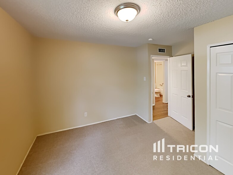 Building Photo - 1610 Pilot Way