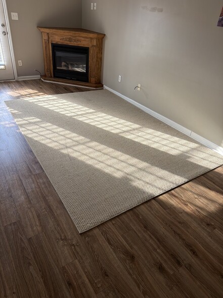 Building Photo - 1021 Old Marks Dr