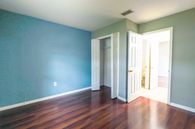 Building Photo - 2674 Willow Glen Cir