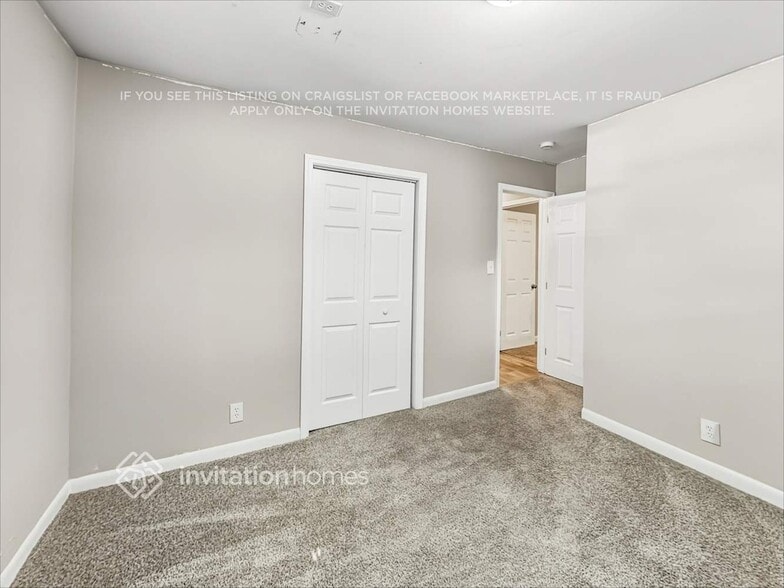 Building Photo - 544 Oakside Dr SW
