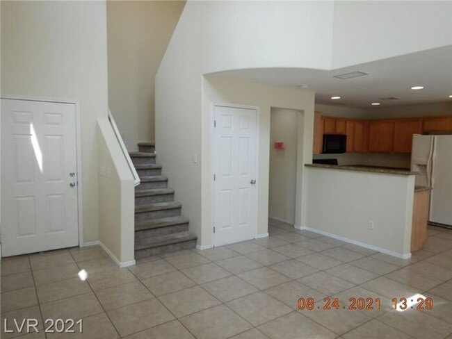 Building Photo - COMING SOON!! - FANTASTIC SW HOME ON CUL-D...