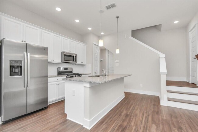 Building Photo - 716 Strawberry Pines Ct