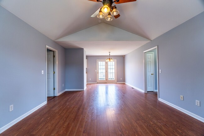 Building Photo - Beautiful one-level 3-Bedroom 2-Bath Ranch...