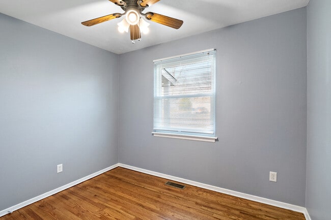 Building Photo - 12010 Glenpark Dr