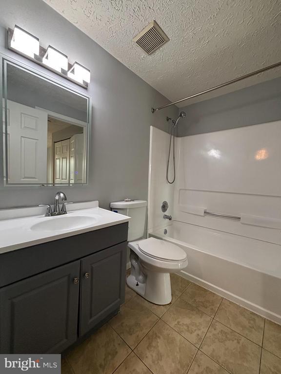 Building Photo - 3631 Laurel View Ct